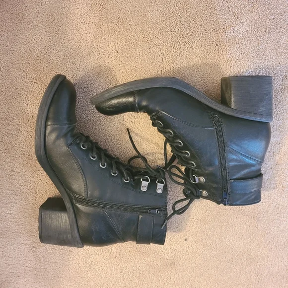 Guess Combat Boots - Picture 2 of 6